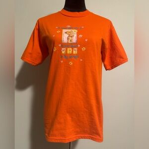 EUC Jerzees Vintage 2002 Orange and Yellow Gift Giving Bear Graphic Tee size s